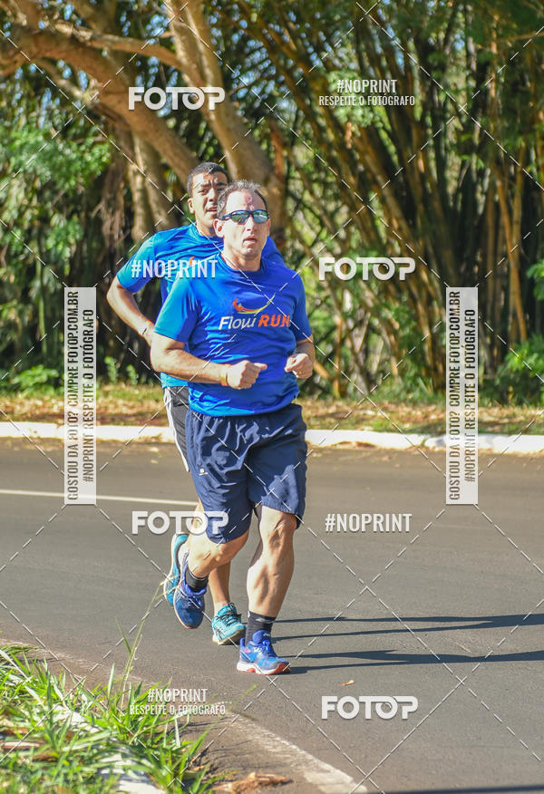 Buy your photos of the eventFLOW RUN on Fotop