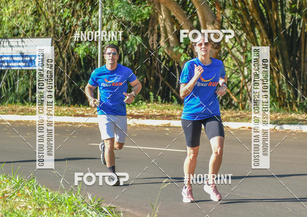 Buy your photos of the eventFLOW RUN on Fotop