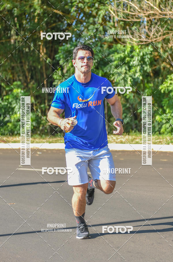 Buy your photos of the eventFLOW RUN on Fotop