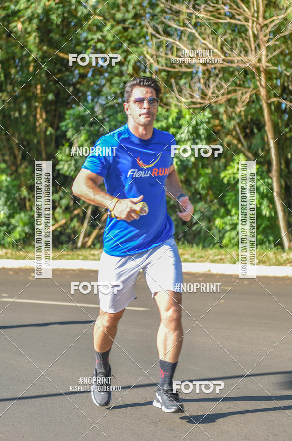 Buy your photos of the eventFLOW RUN on Fotop