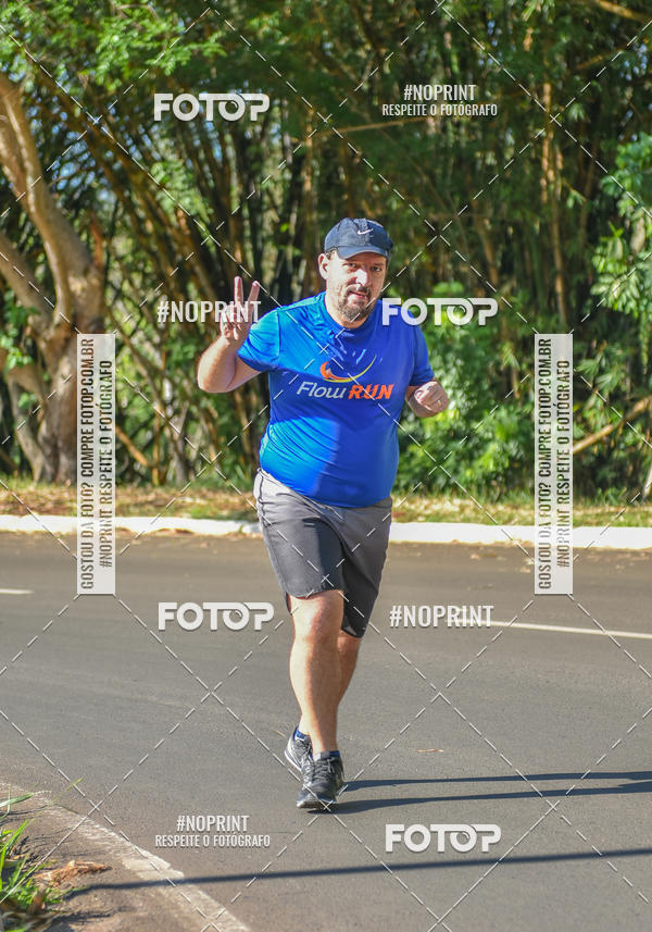 Buy your photos of the eventFLOW RUN on Fotop