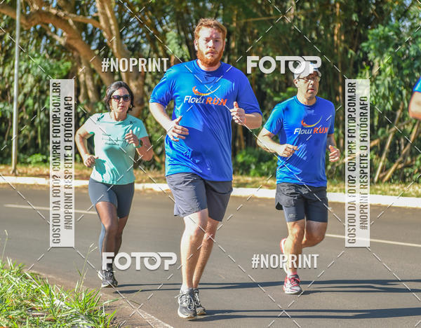 Buy your photos of the eventFLOW RUN on Fotop
