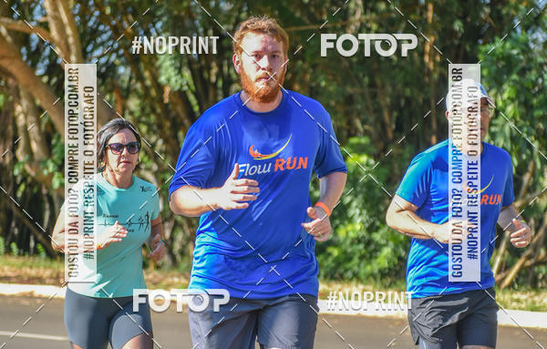 Buy your photos of the eventFLOW RUN on Fotop