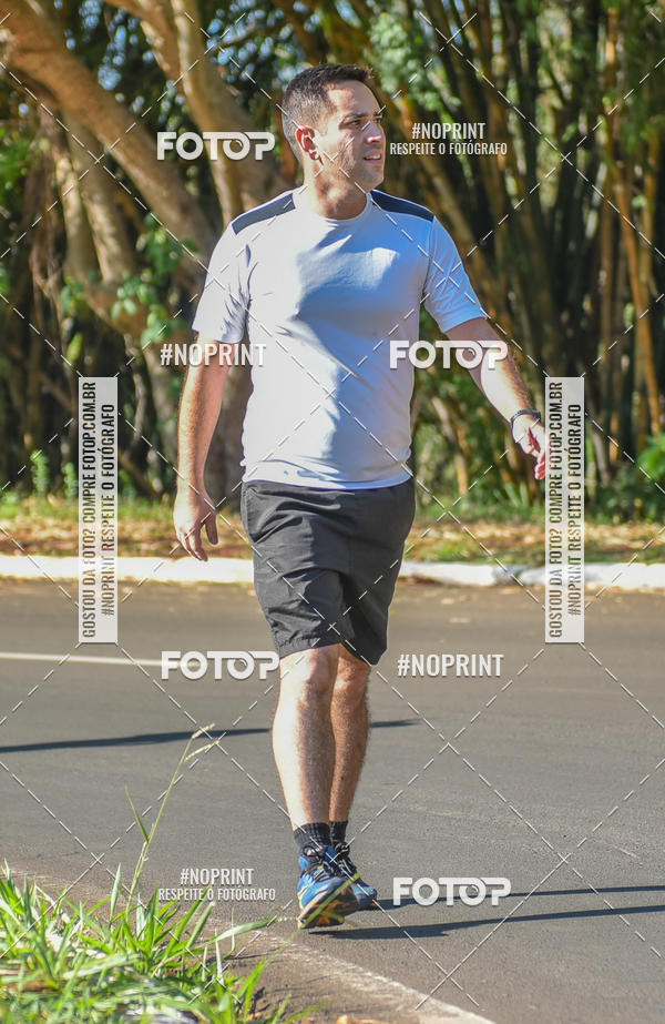 Buy your photos of the eventFLOW RUN on Fotop