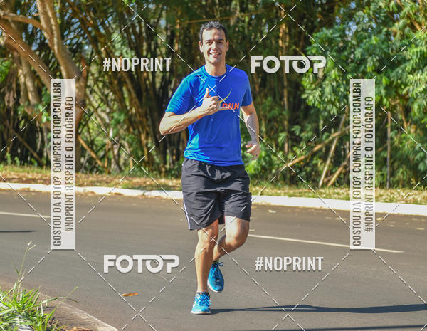 Buy your photos of the eventFLOW RUN on Fotop