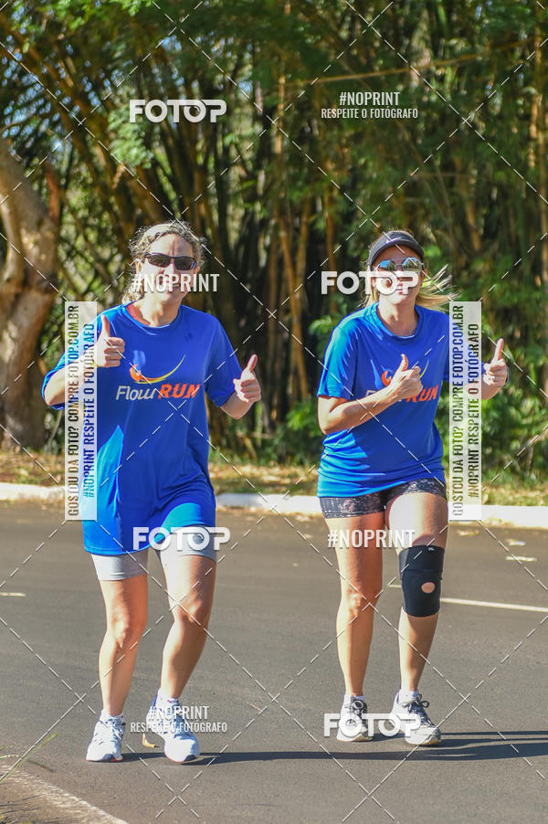 Buy your photos of the eventFLOW RUN on Fotop