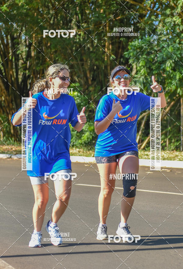 Buy your photos of the eventFLOW RUN on Fotop