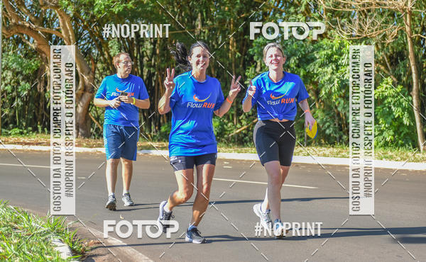 Buy your photos of the eventFLOW RUN on Fotop