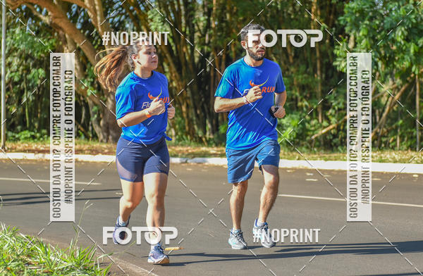Buy your photos of the eventFLOW RUN on Fotop
