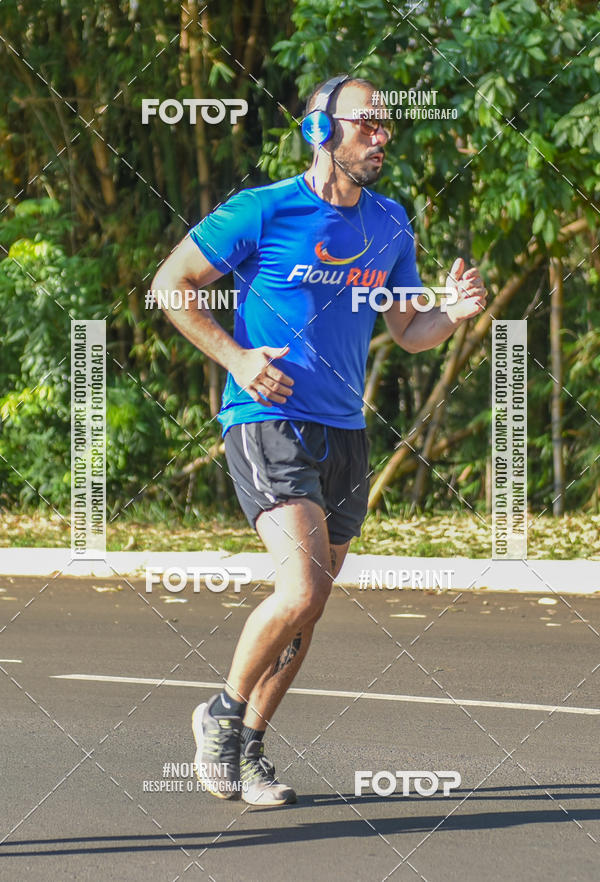 Buy your photos of the eventFLOW RUN on Fotop