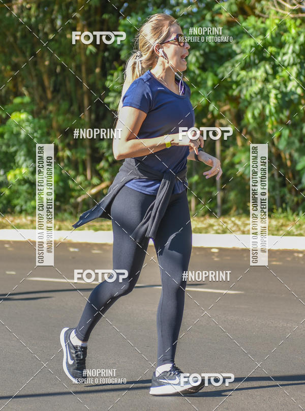 Buy your photos of the eventFLOW RUN on Fotop