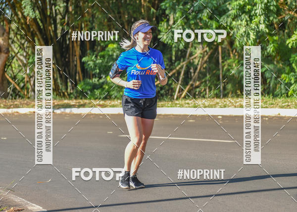 Buy your photos of the eventFLOW RUN on Fotop