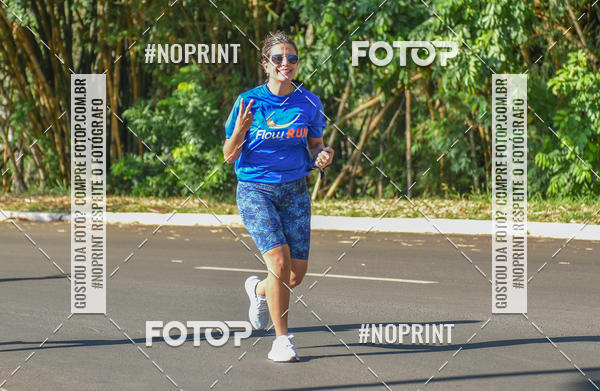 Buy your photos of the eventFLOW RUN on Fotop