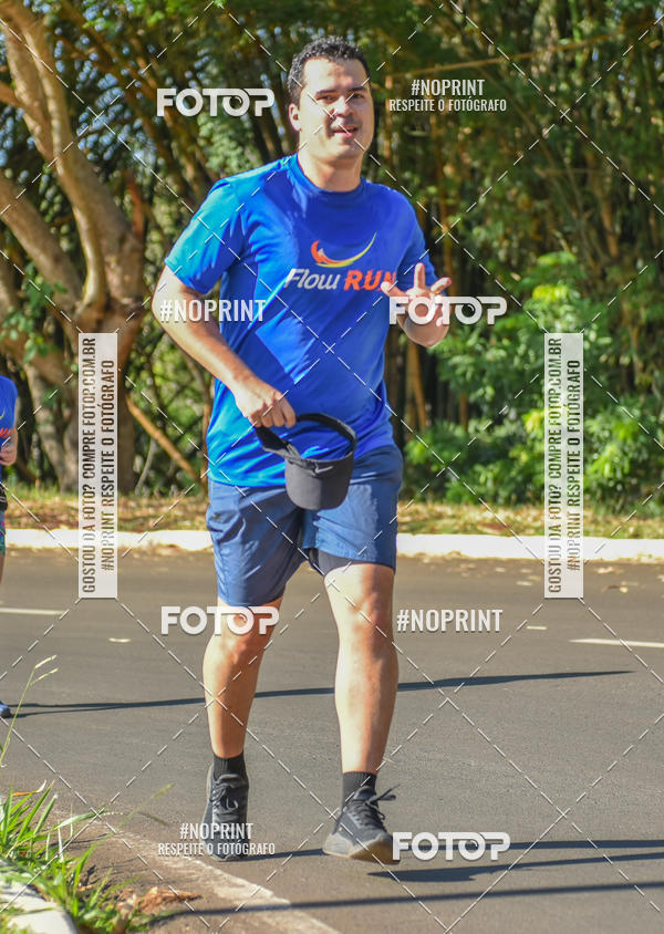 Buy your photos of the eventFLOW RUN on Fotop