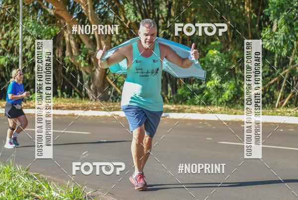 Buy your photos of the eventFLOW RUN on Fotop