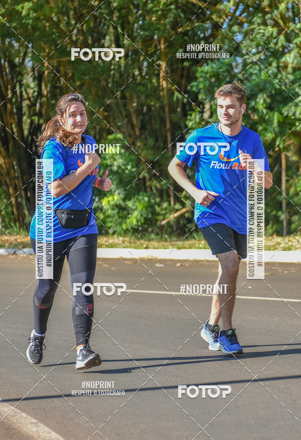 Buy your photos of the eventFLOW RUN on Fotop