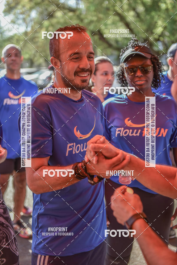 Buy your photos of the eventFLOW RUN on Fotop