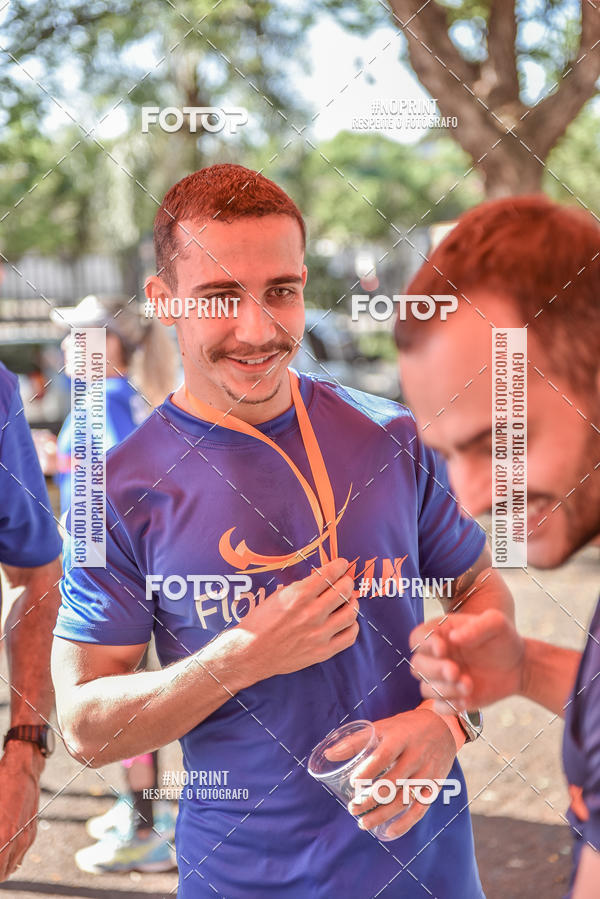 Buy your photos of the eventFLOW RUN on Fotop