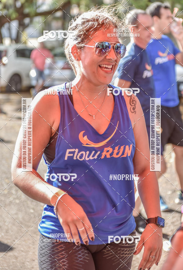 Buy your photos of the eventFLOW RUN on Fotop