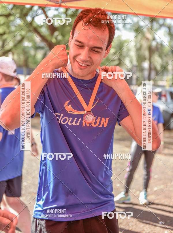 Buy your photos of the eventFLOW RUN on Fotop