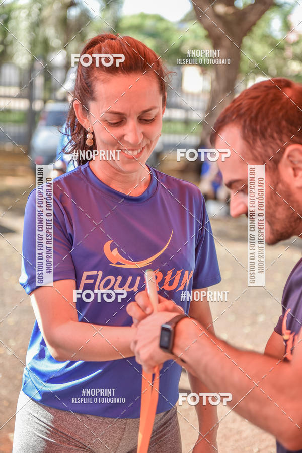 Buy your photos of the eventFLOW RUN on Fotop