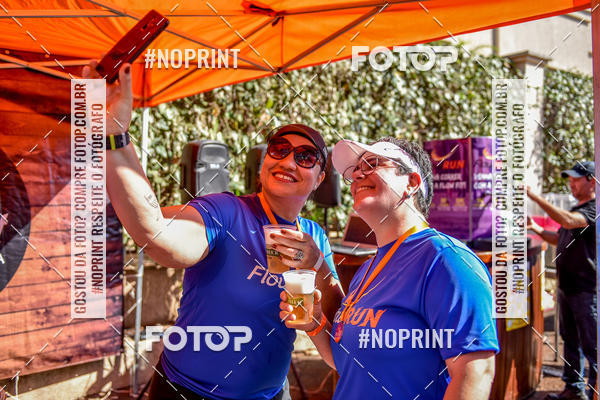 Buy your photos of the eventFLOW RUN on Fotop