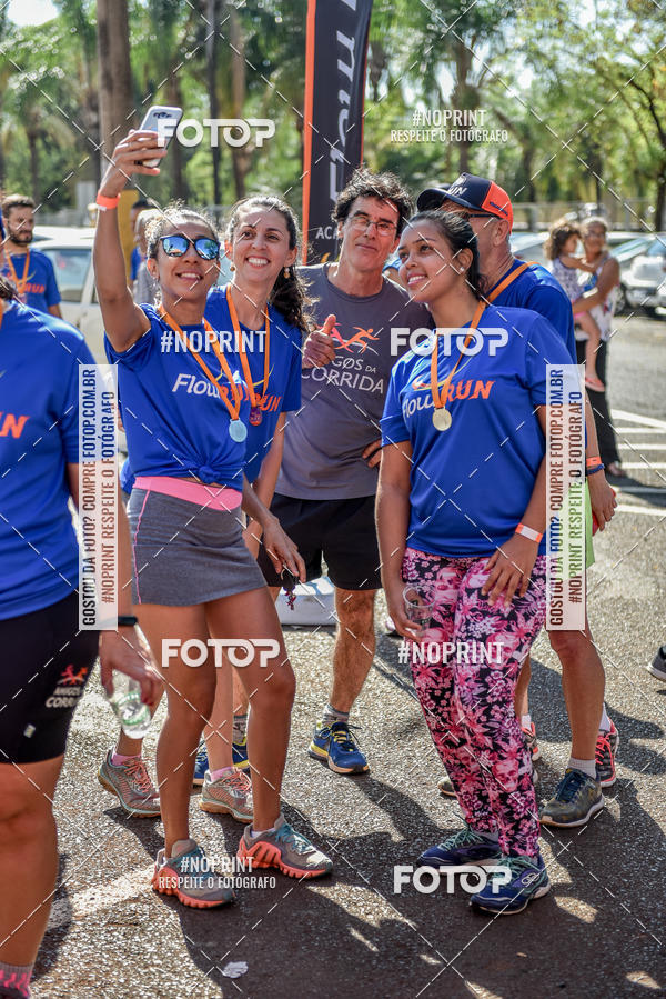 Buy your photos of the eventFLOW RUN on Fotop