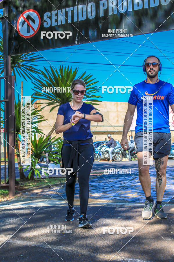 Buy your photos of the eventFLOW RUN on Fotop