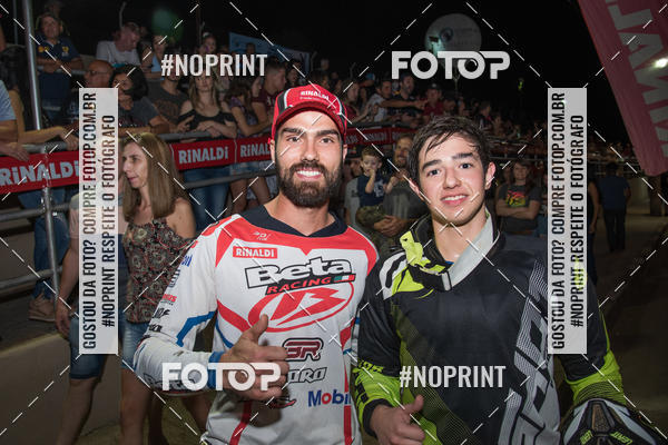 Buy your photos of the eventNight Track 2019 on Fotop