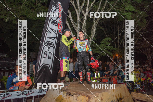 Buy your photos of the eventNight Track 2019 on Fotop