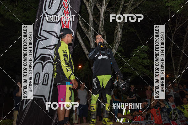 Buy your photos of the eventNight Track 2019 on Fotop