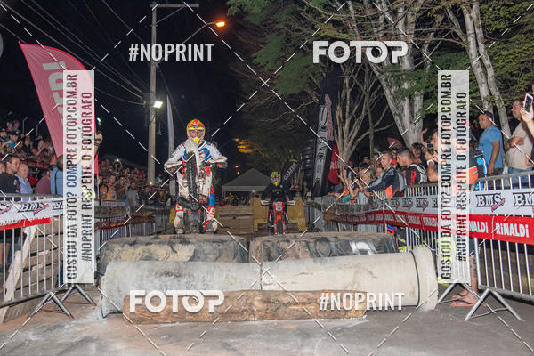 Buy your photos of the eventNight Track 2019 on Fotop