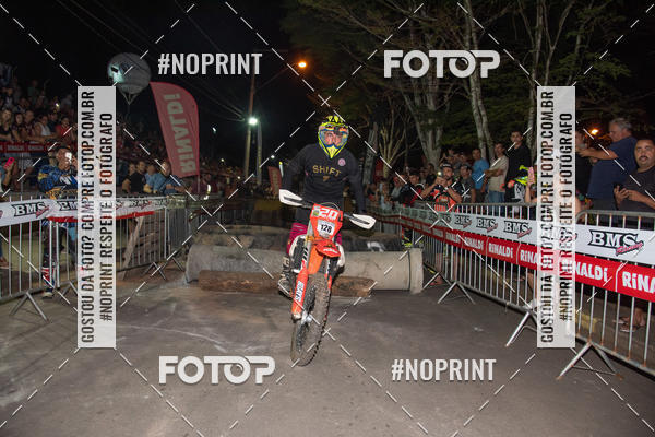 Buy your photos of the eventNight Track 2019 on Fotop