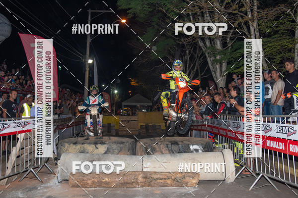 Buy your photos of the eventNight Track 2019 on Fotop