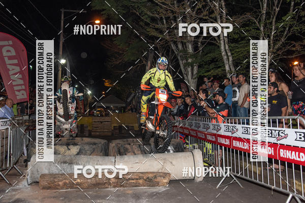Buy your photos of the eventNight Track 2019 on Fotop