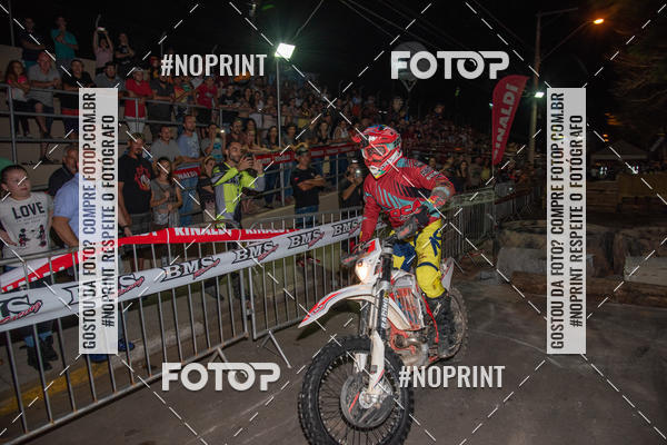 Buy your photos of the eventNight Track 2019 on Fotop