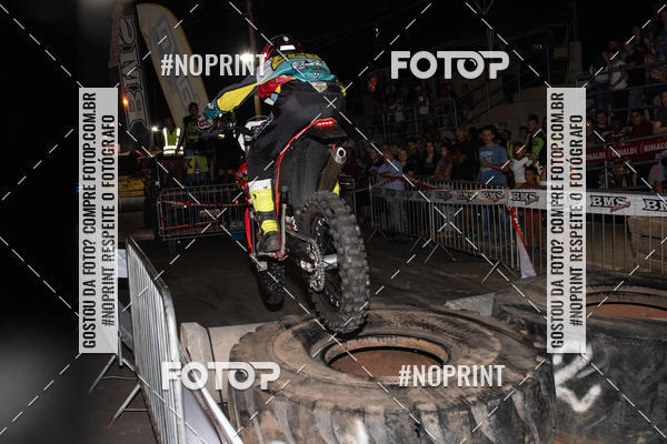 Buy your photos of the eventNight Track 2019 on Fotop