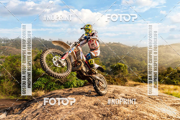 Buy your photos of the eventNight Track 2019 on Fotop