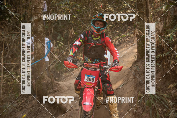 Buy your photos of the eventNight Track 2019 on Fotop