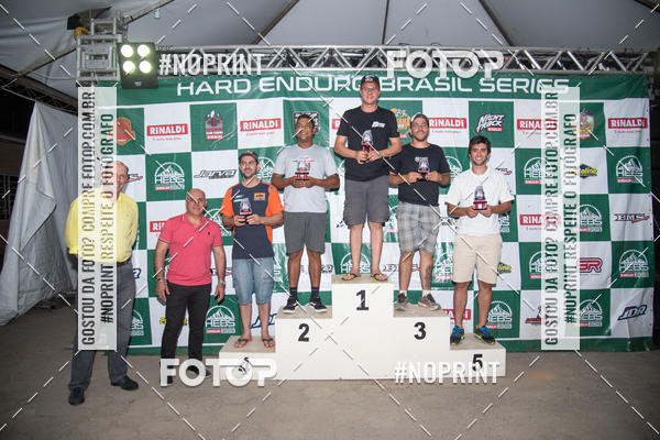 Buy your photos of the eventNight Track 2019 on Fotop