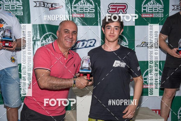 Buy your photos of the eventNight Track 2019 on Fotop