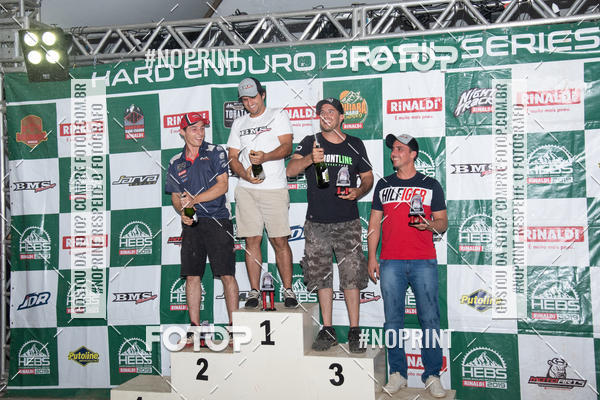 Buy your photos of the eventNight Track 2019 on Fotop