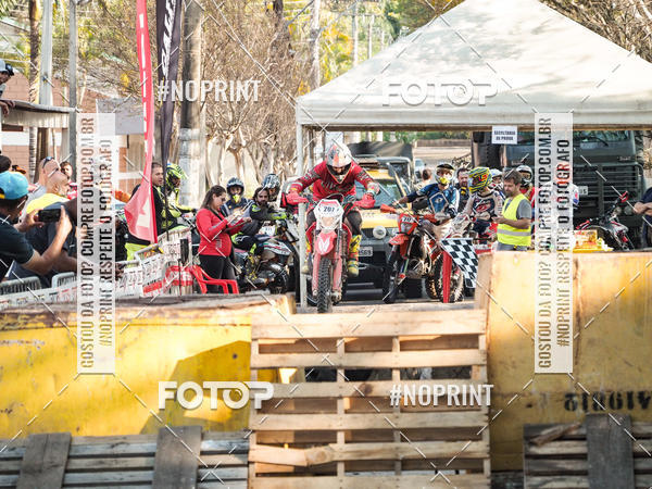 Buy your photos of the eventNight Track 2019 on Fotop