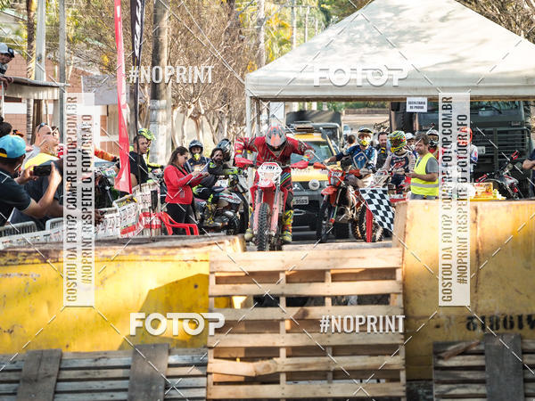 Buy your photos of the eventNight Track 2019 on Fotop