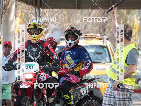 Buy your photos of the eventNight Track 2019 on Fotop