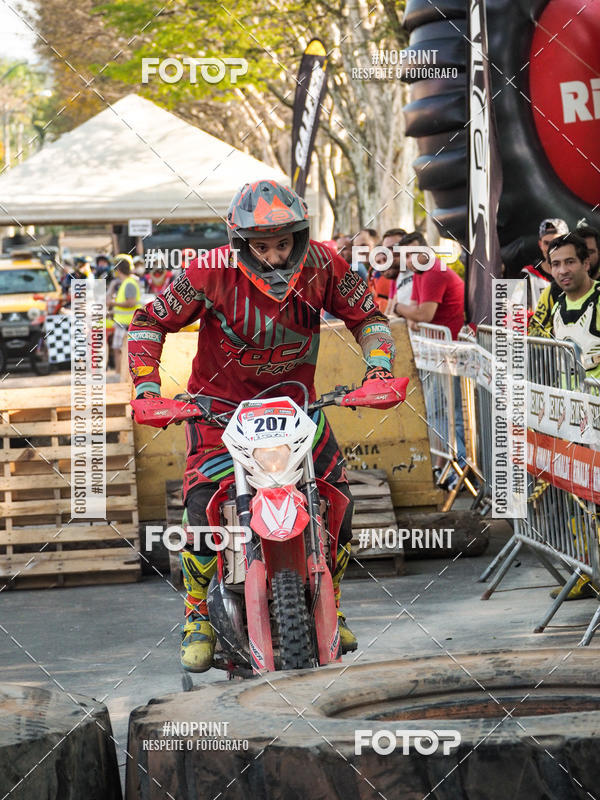 Buy your photos of the eventNight Track 2019 on Fotop