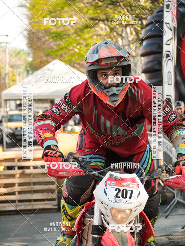 Buy your photos of the eventNight Track 2019 on Fotop