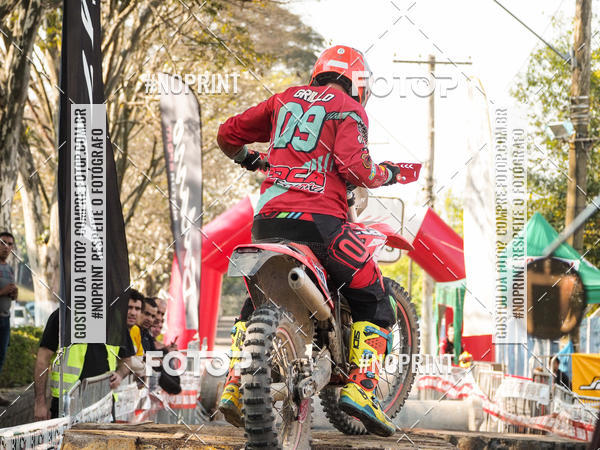 Buy your photos of the eventNight Track 2019 on Fotop