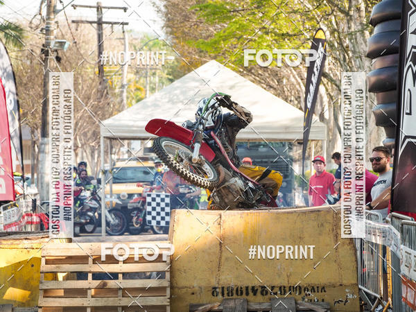 Buy your photos of the eventNight Track 2019 on Fotop