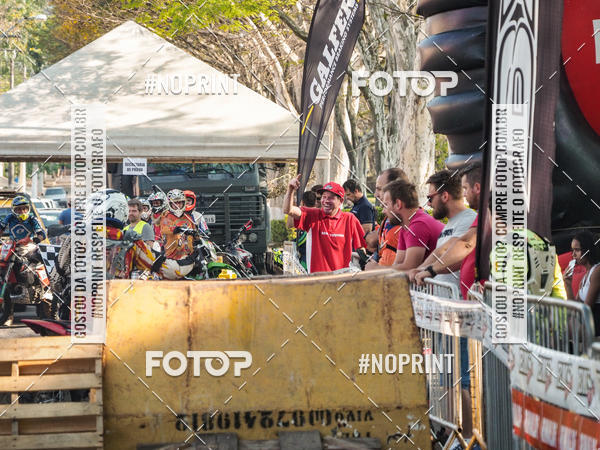 Buy your photos of the eventNight Track 2019 on Fotop